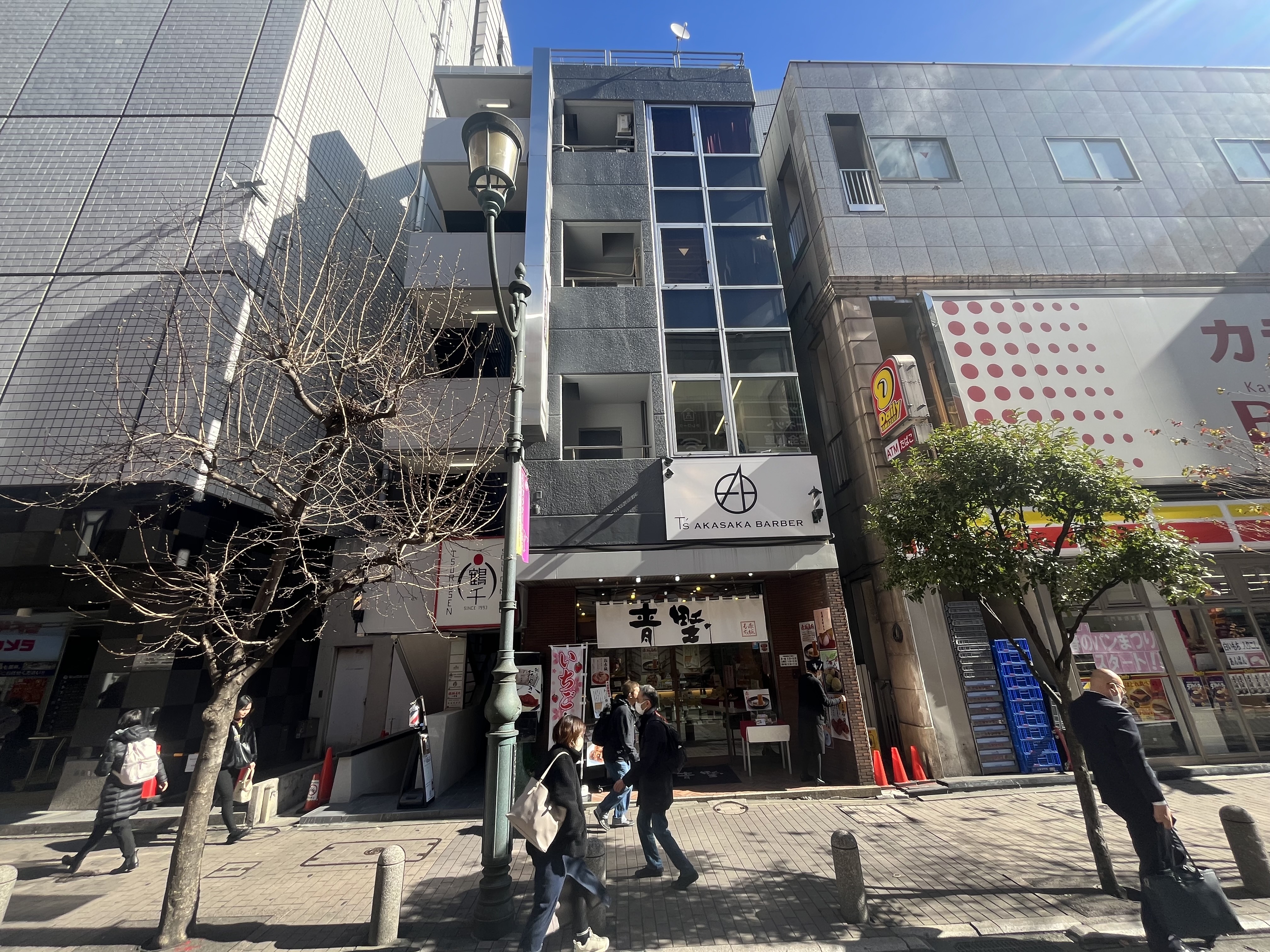 赤坂見附駅徒歩1分　人通りが多い一ツ木通り至近の繁華街エリアのバー居抜き物件！